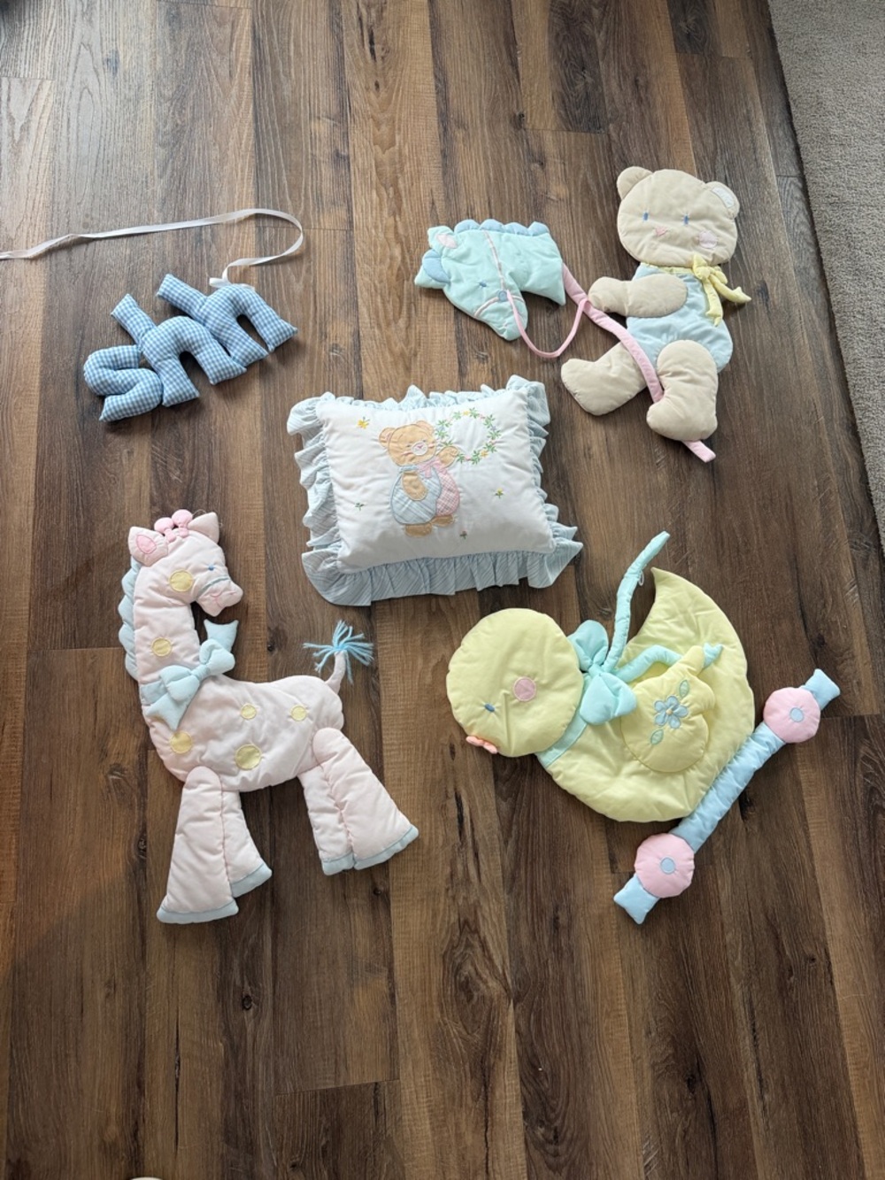 House of Hatten vintage Pastel Nursery wall Set -Yellow, Mint & Pink Plush Decor